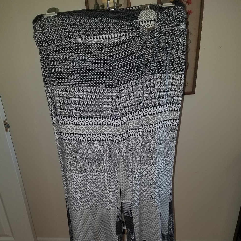 Robert Louis silky feeling flowy pants
